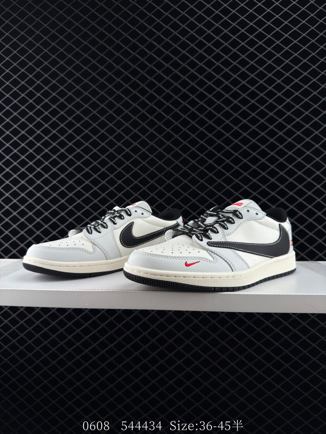 ravis Scott x Air Jordan 1 ” Reverse Mocha “